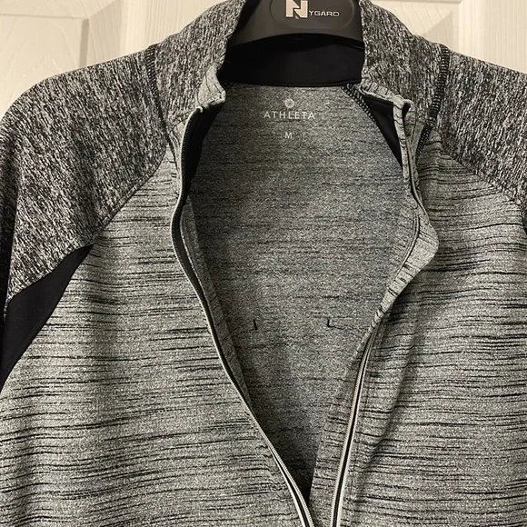 Athleta Half Zip Pull Over - Picture 3 of 6